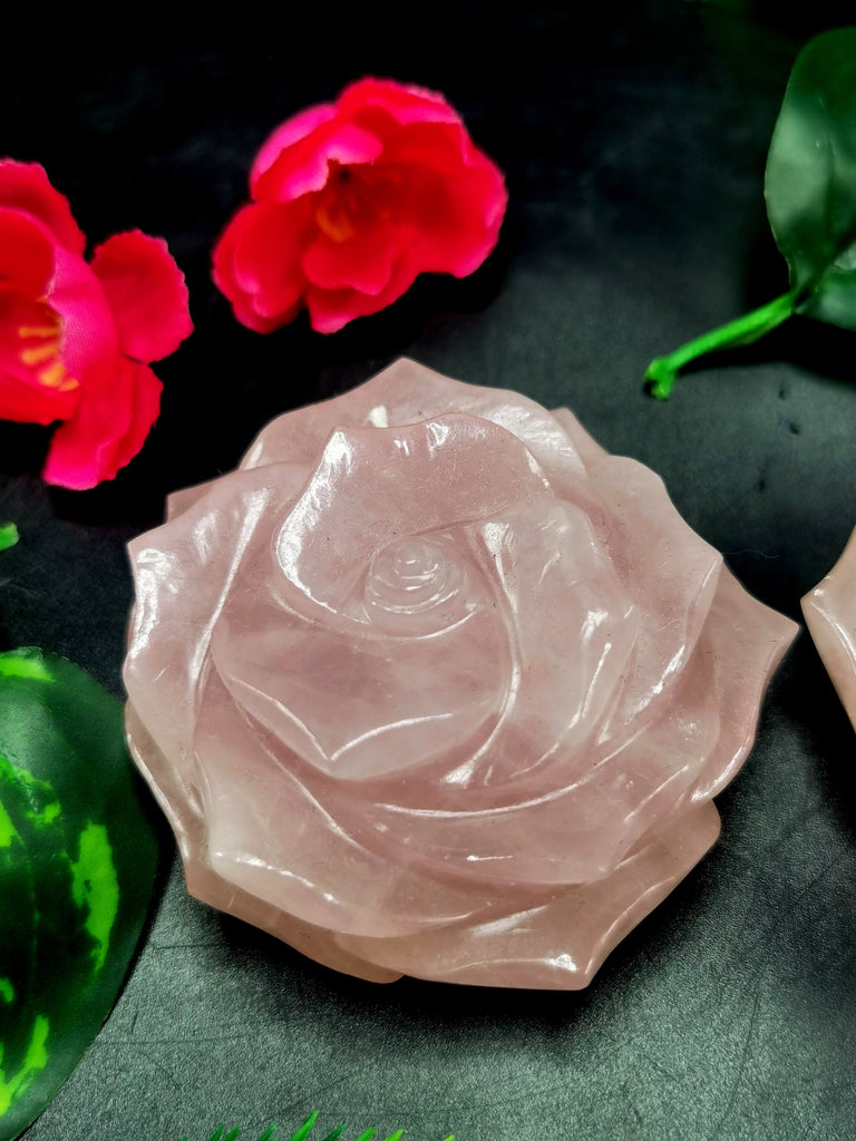 Beautiful outlet rose quartz hand carved zinnia flower carving - crystal/gemstone carvings - 2.8inch and 100 gms (0.22 lb) - ONE PIECE ONLY