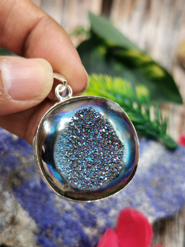 Sparkly druzy pendant, druzy necklace, druzy jewelry, gift on sale for her, christmas gift, anniversary gift, silver druzy, birthday gift, faceted