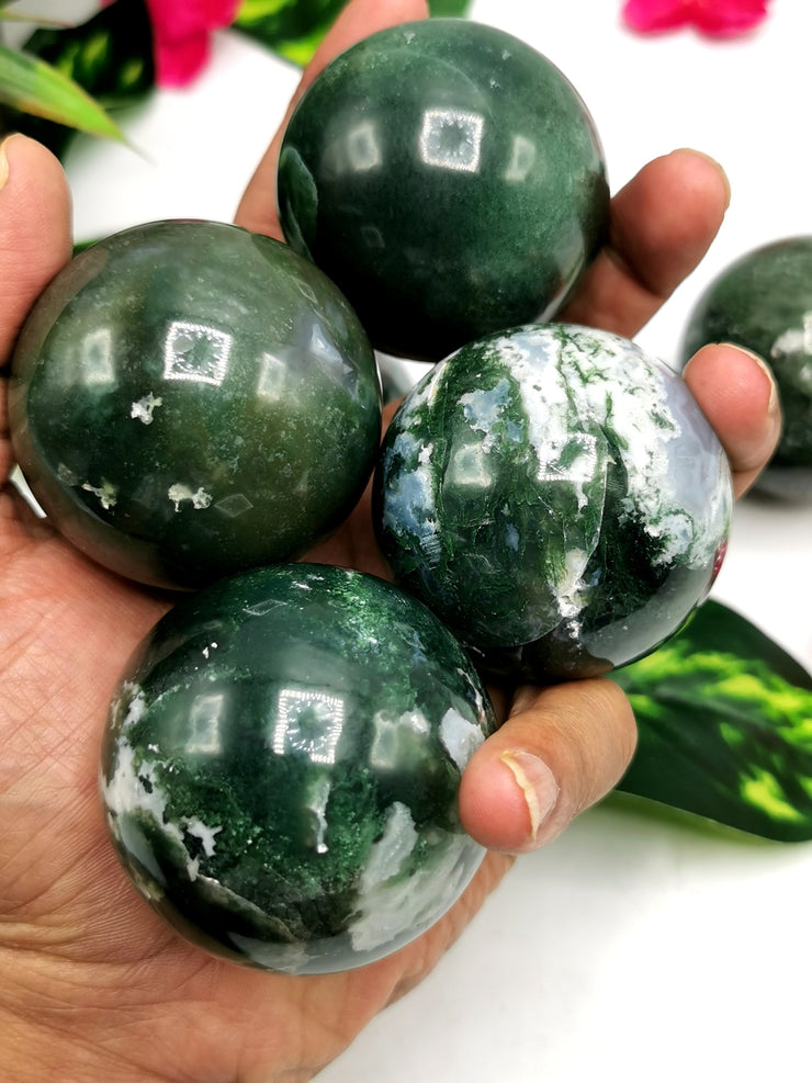 How Does the Moss Agate Sphere Help in Spiritual Healing and Home Decor Benefits? A Natural Marvel for Harmony and Growth