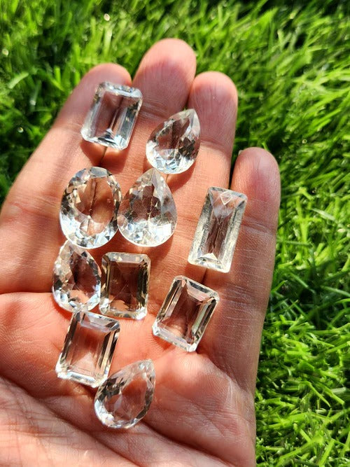 Clear Quartz: Essential Facts Every Gemstone Lover Should Know | Unlocking the Mysteries of Clear Quartz