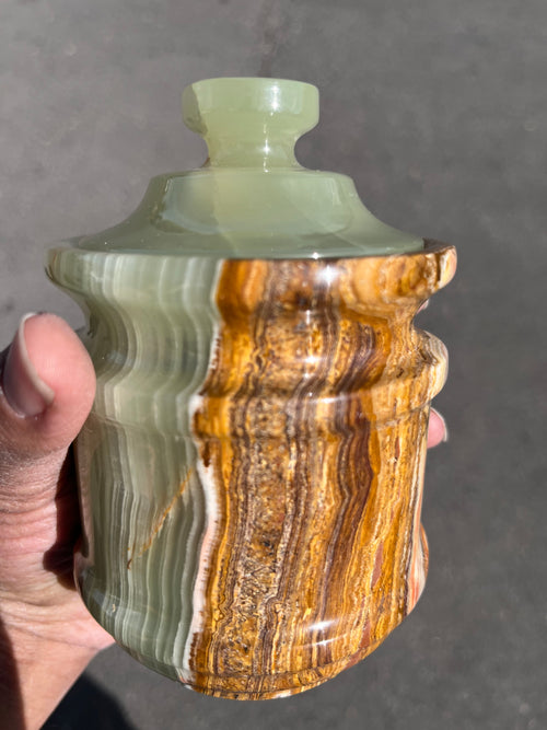 Green Onyx jar with lid: A Perfect Blend of Beauty, Functionality and Spiritual Harmony | Home Decor | Crystal Healing