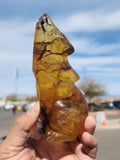 Wolf Head Carving in Yellow Fluorite – A Symbol of Strength, Intuition and Spiritual Protection for Your Home