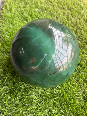 Dark Green Aventurine Sphere: A Marvel of Nature and Crystal Healing - 7.1 kgs