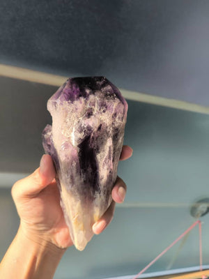 Amethyst Point: A Spectrum of Healing and Spiritual Growth | Crystal Healing | Reiki | Gemstone Points