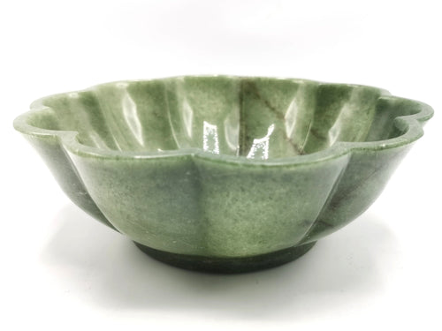 Beautiful light green quartz designer hand carved bowls - 7 inches and 520 gms (1.14 lb) - ONE BOWL ONLY