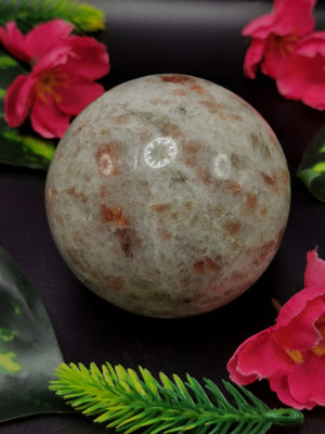 Natural sunstone stone sphere/ball - Energy/Reiki/Crystal Healing - 2.5 inches (6.25 cms) diameter and 390 gms - ONE PIECE ONLY