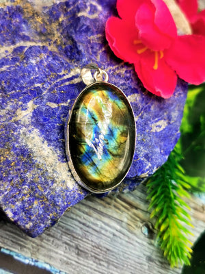 Beautiful Labradorite Pendant in German Silver with 2 micron coating - crystal/gemstone jewelry| Mother's Day/birthday/engagement/wedding/anniversary gift