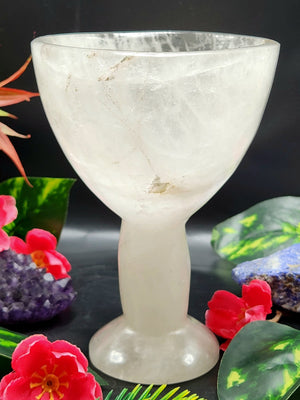 Beautiful gemstone martini glass in white quartz stone - ONLY 1 PIECE